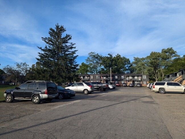 Building Photo - Forest Glen Apartments