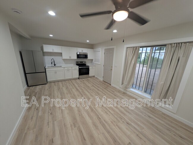 Foto del edificio - 443 Trumbull Ave SE