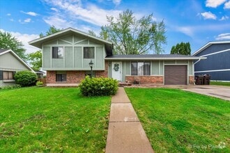 Building Photo - 605 Dartmoor Dr