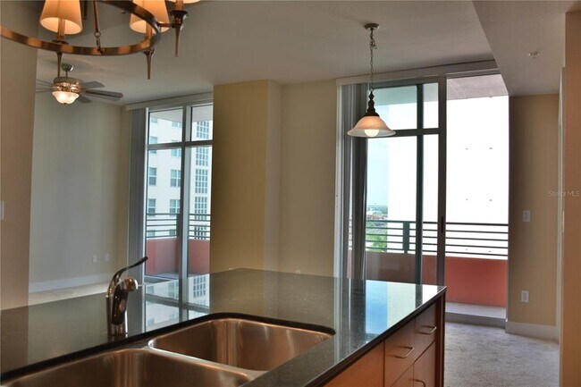 Foto del edificio - 1208 E Kennedy Blvd