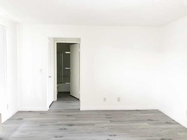 Building Photo - 1 bedroom in Panorama City CA 91402