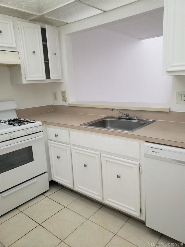 Foto del edificio - 17911 NW 68th Ave