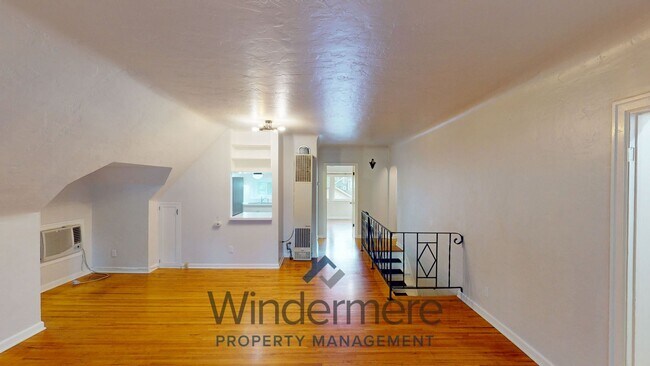 Building Photo - Alder601
