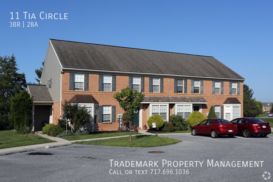 Primary Photo - Nice Spacious Town Homee