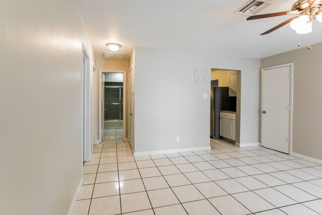 Foto del edificio - 5201 N Andrews Ave