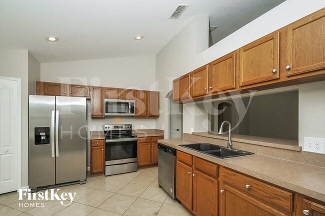 Foto del edificio - 5203 Ashwood Dr