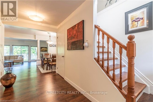 Building Photo - 263 Rossmore Ct