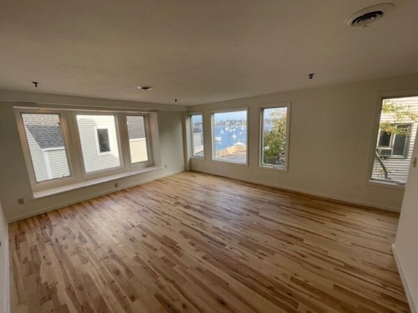 Building Photo - 65 Front St