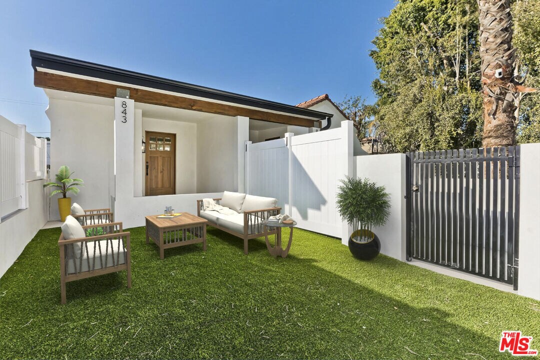Foto principal - 843 N Formosa Ave