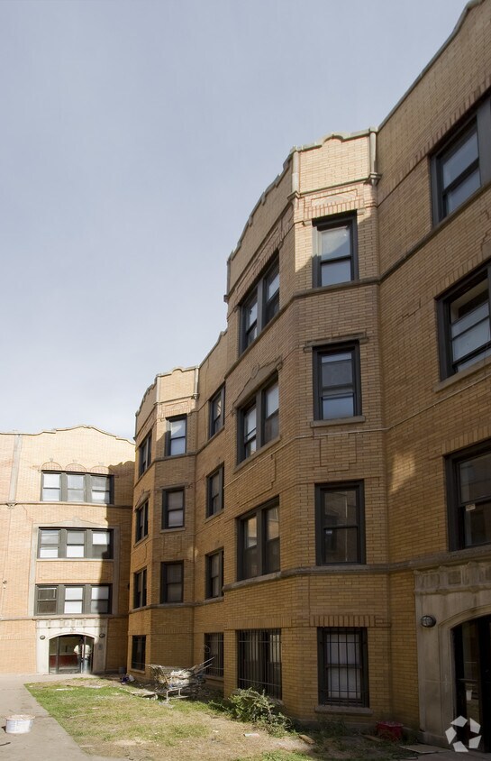 Foto del edificio - 230-234 N Pine Ave