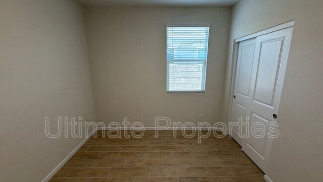 Foto del edificio - 18148 W Daley Ln