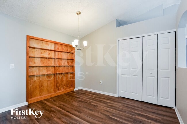Building Photo - 3075 Blaine Cir