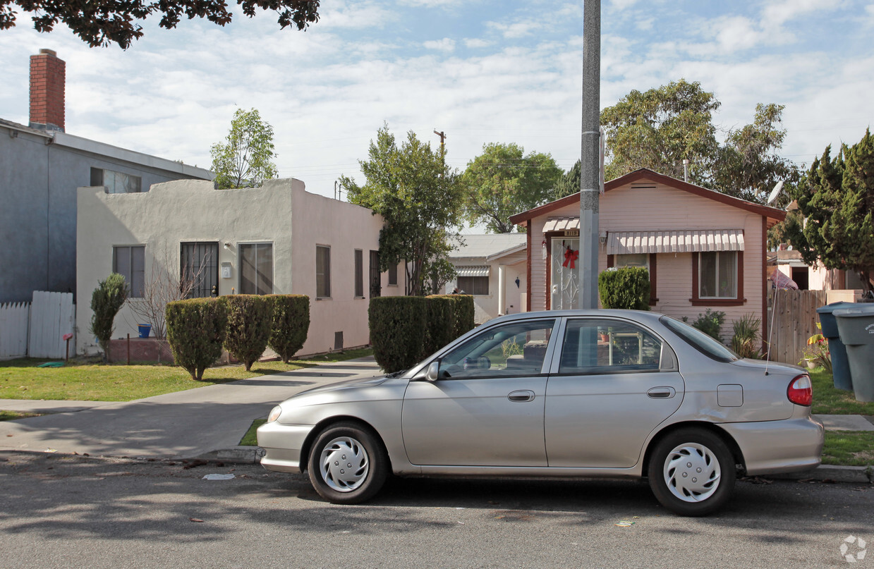 Building Photo - 8119 Cypress Ave