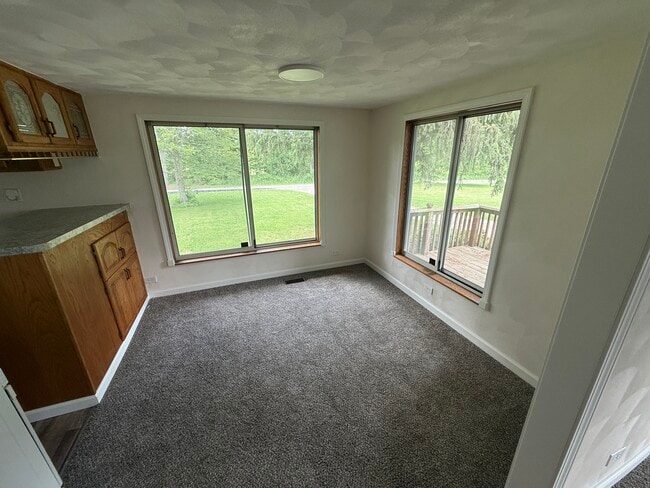 Building Photo - 16664 J Dr S