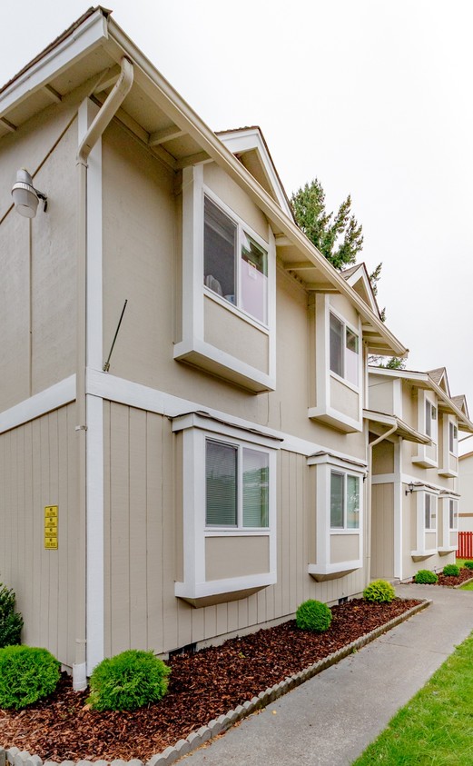 Foto principal - 5607 76th St W
