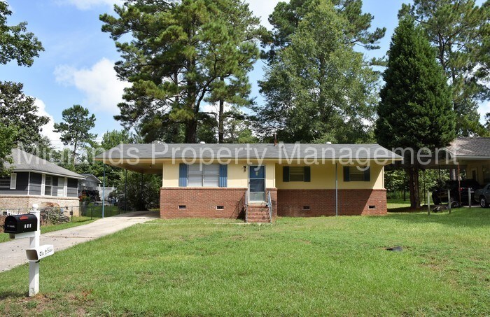 Primary Photo - 213 Saddletrail Road