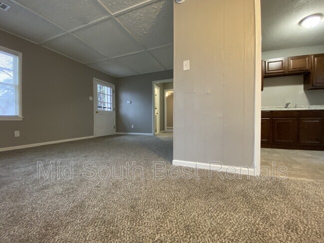 Building Photo - 4028 Truman Ave