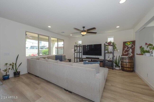 Foto del edificio - 17780 W Jessie Ln