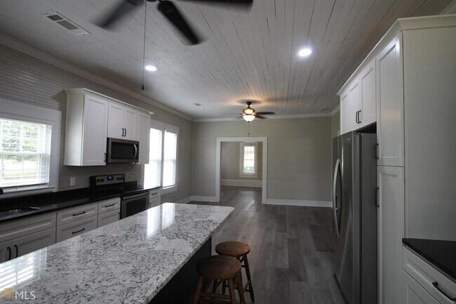 Building Photo - 5140 Davis Academy Rd