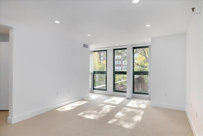 Building Photo - 42 8th St