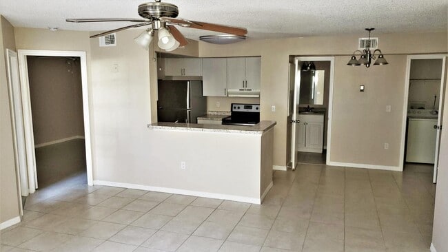 Foto del edificio - 445 Fountainhead Cir