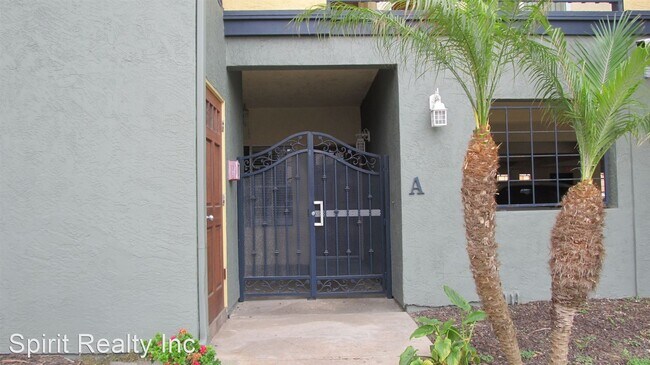 Building Photo - 2 br, 1.5 bath House - Walk to Beach 259 D...