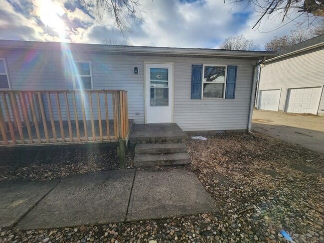 Foto del edificio - Updated 2 Bedroom Duplex on North Side