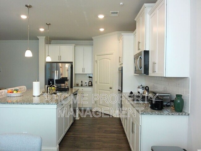 Foto del edificio - 9926 Stretford Rd