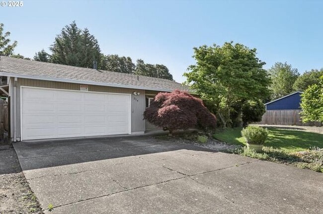 Foto del edificio - 374 NE 34th Pl