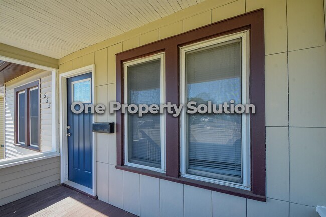 Building Photo - 535 165th St