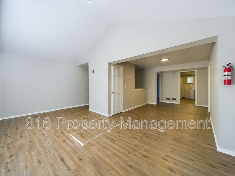 Foto principal - 5722 Norton Ave