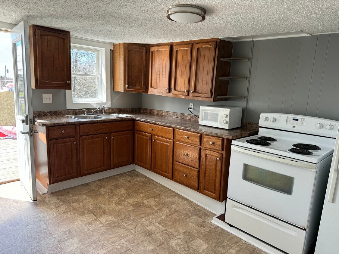Kitchen - 1295 Main St