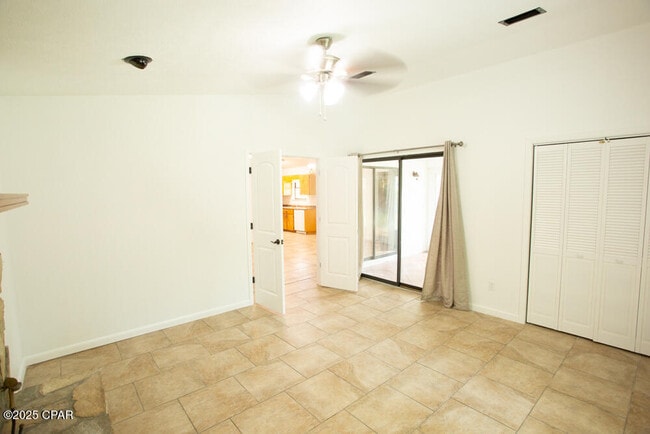 Foto del edificio - 6319 Elm St