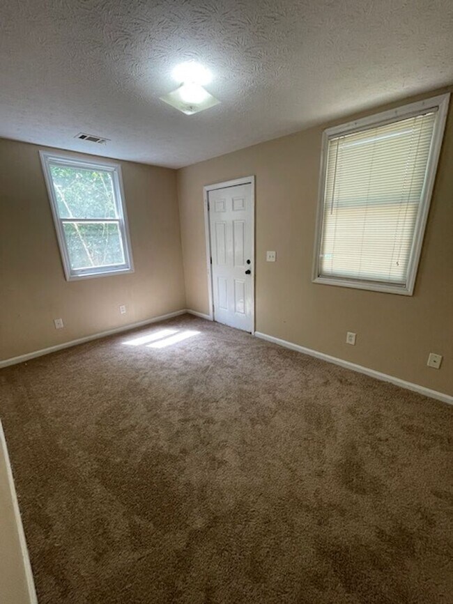 Building Photo - North Columbus 3 bedroom for rent