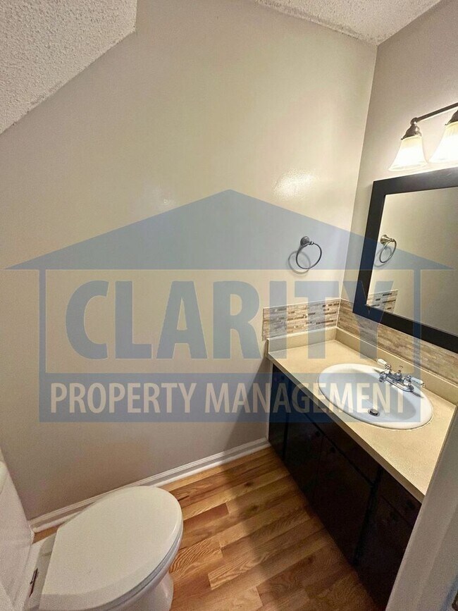 Building Photo - 206 Cliftview Dr