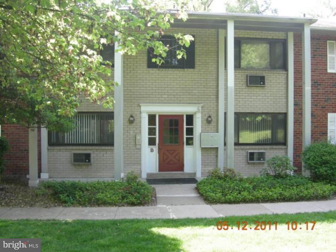 1 Lawrence Rd Unit B1A, Broomall, PA 19008 Room for Rent in Broomall