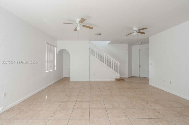 Building Photo - 3955 NE 11th Dr