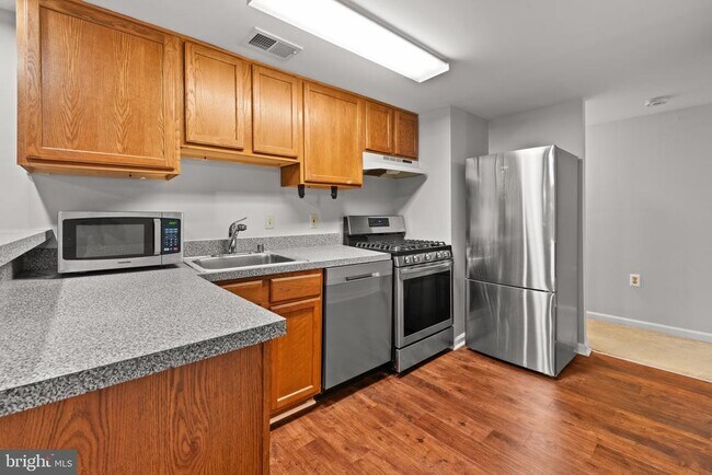 Foto del edificio - 3612 Rock Creek Church Rd NW