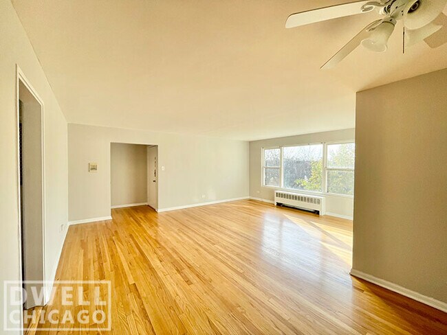 Foto del edificio - 7525 N Bell Ave