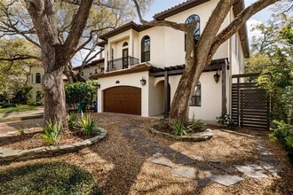 Building Photo - 3122 W Oakellar Ave