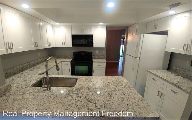 Building Photo - 4 br, 2.5 bath House - 136 Laughing Gull Ct