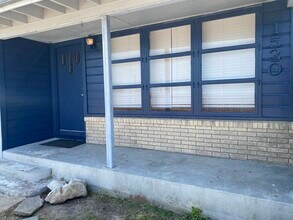 Building Photo - 1530 Daly Dr