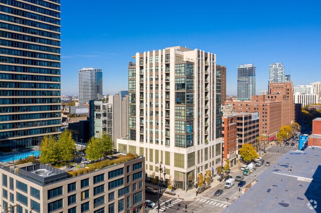 Building Photo - The Superior at LaSalle