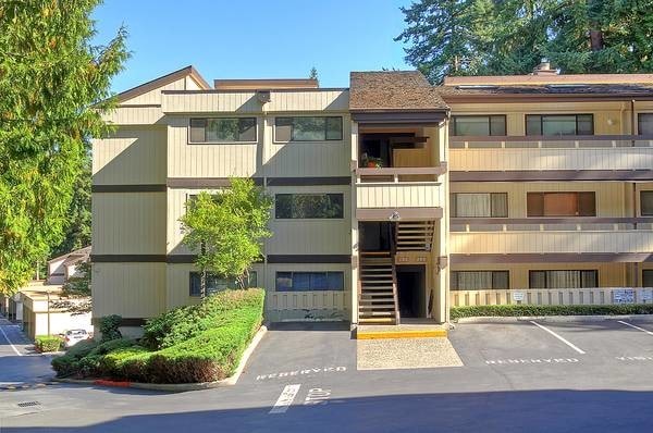Foto principal - 13739 15th Ave NE