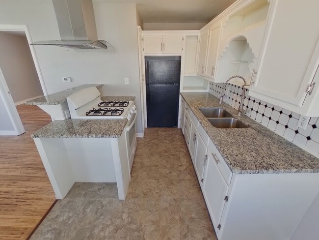 Foto del edificio - 859 S Terrace Dr