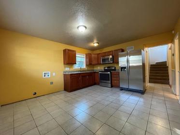 Foto del edificio - 809 Laurel Ln