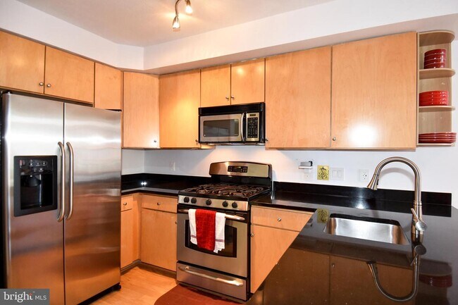 Building Photo - 1117 10th St NW