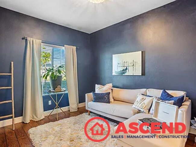 Building Photo - Phenomenal Home In Gossamer Grove!