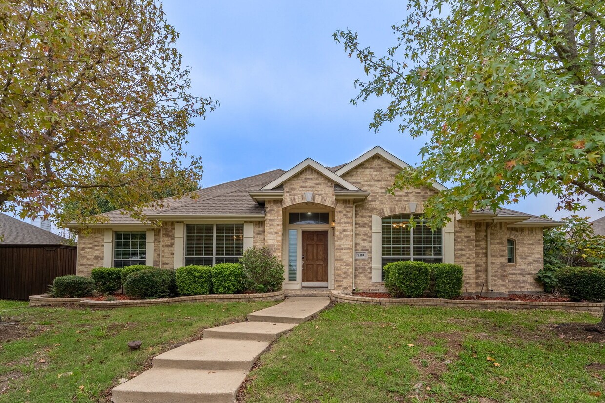 Primary Photo - 2110 Danbury Dr