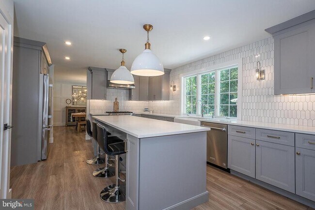 Foto del edificio - 227 Autumn Dr